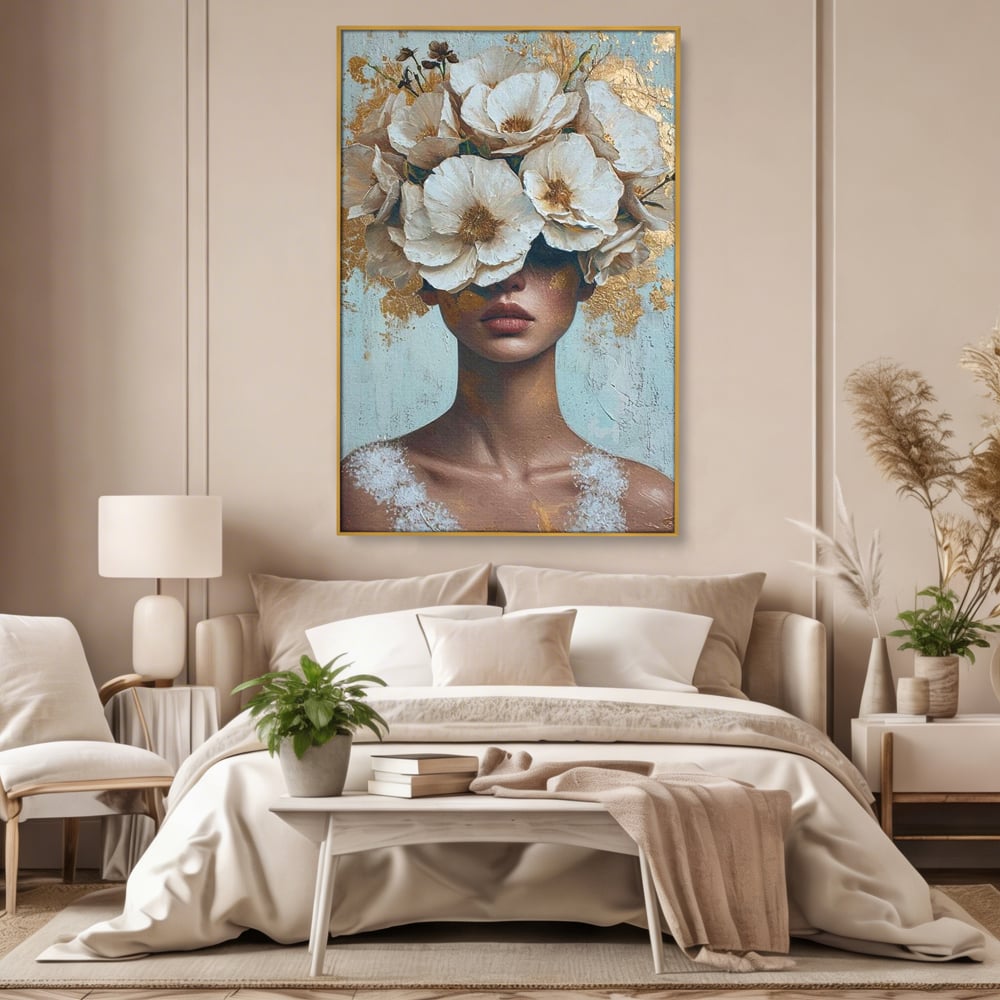 Tablou canvas cu tablou portret femeie cu flori albe, in rama de aluminiu auriu, pe perete intr-un dormitor